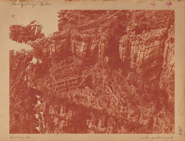 Hanging Gate 8 - Side pediment