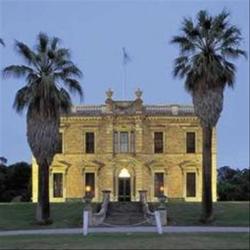 Facade de Martingale Manor